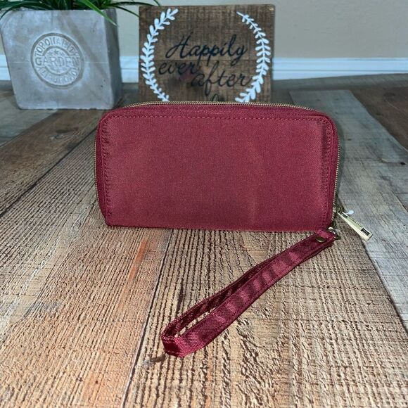 Travelon Maroon Nylon RFID Blocking Zip Around Wristlet Wallet - Picture 2 of 11
